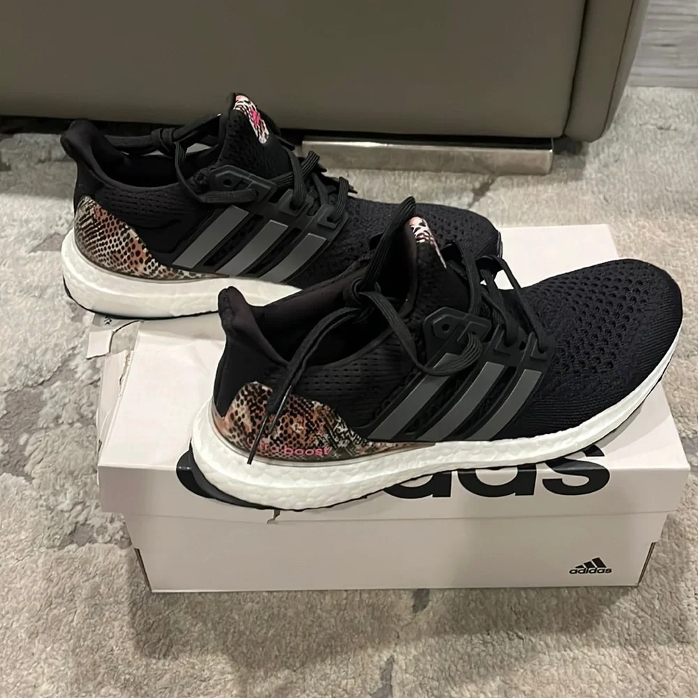 🌸New Arrival🌸 Adidas Ultraboost women's sneakers